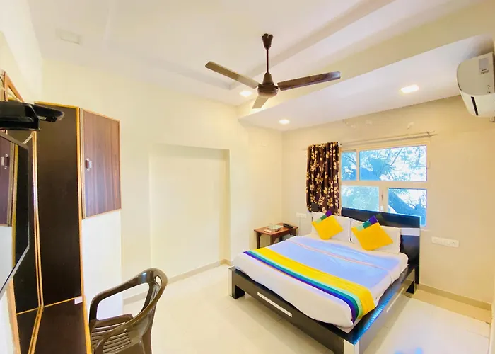 Hotel Aakash Navrangpura Ahmedabad